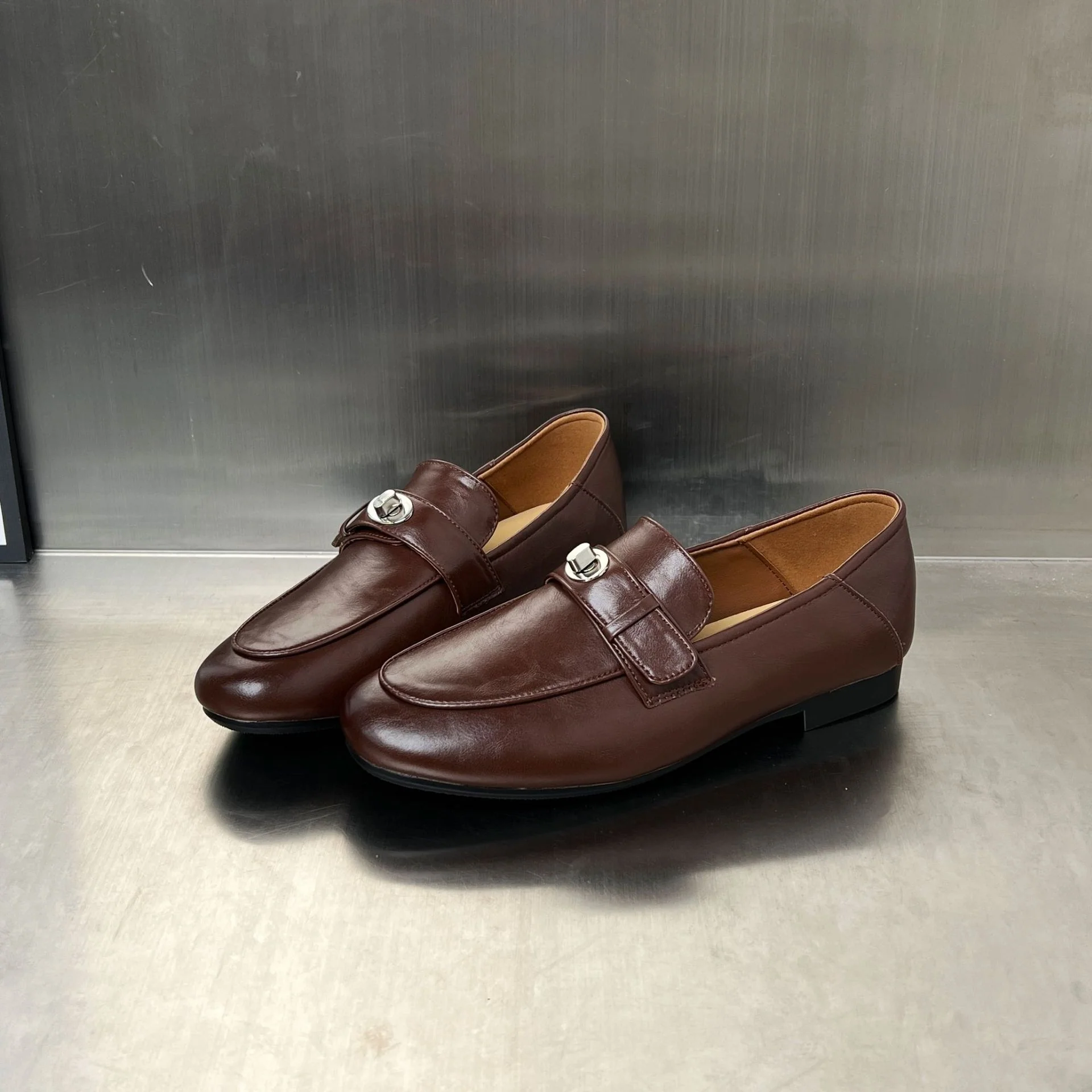 Damen Elegante Mokassins mit komfortablem Kunstleder und dekorativem Schnallenverschluss Heidi Mode - Image 2