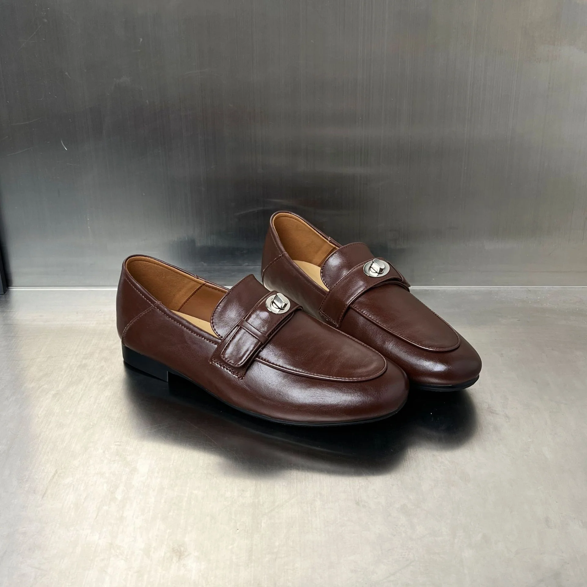 Damen Elegante Mokassins mit komfortablem Kunstleder und dekorativem Schnallenverschluss Heidi Mode - Image 4