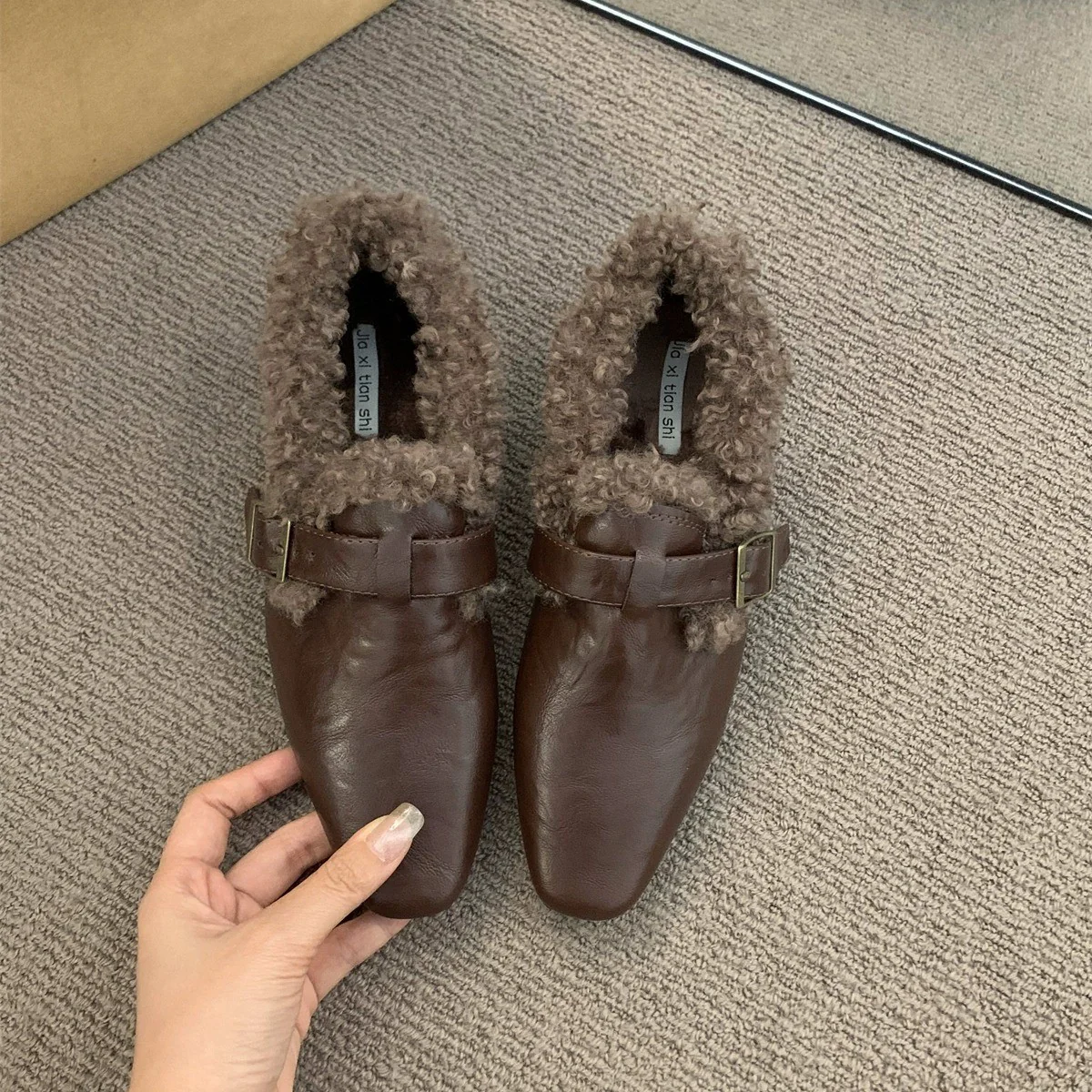Damen Elegante Mokassins mit warmem Kunstfellkragen und modischer Schnalle Heidi Mode - Image 3