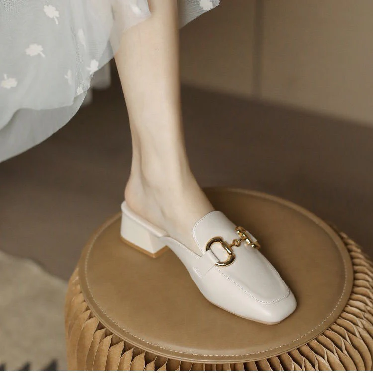 Damen elegante Mules mit goldenen Akzenten und Blockabsatz Heidi Mode - Image 3