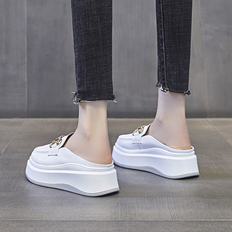 Damen elegante Plateau-Mules mit glänzenden Dekorelementen Heidi Mode - Image 3
