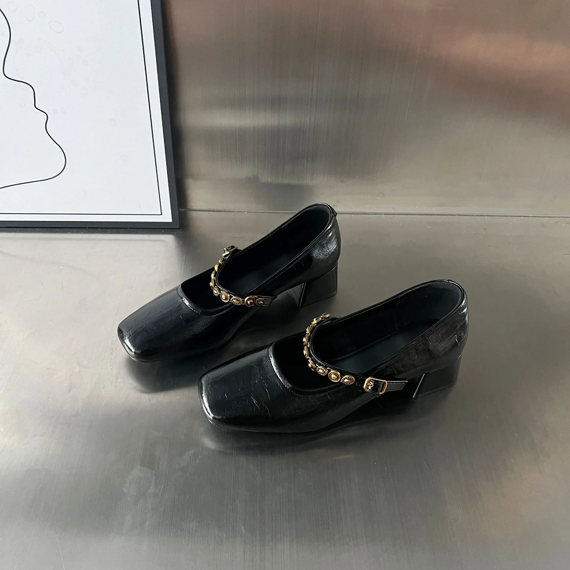Damen Elegante Plateauschuhe mit dekorativen Schnallen und stabiler Blockabsatz Heidi Mode - Image 2