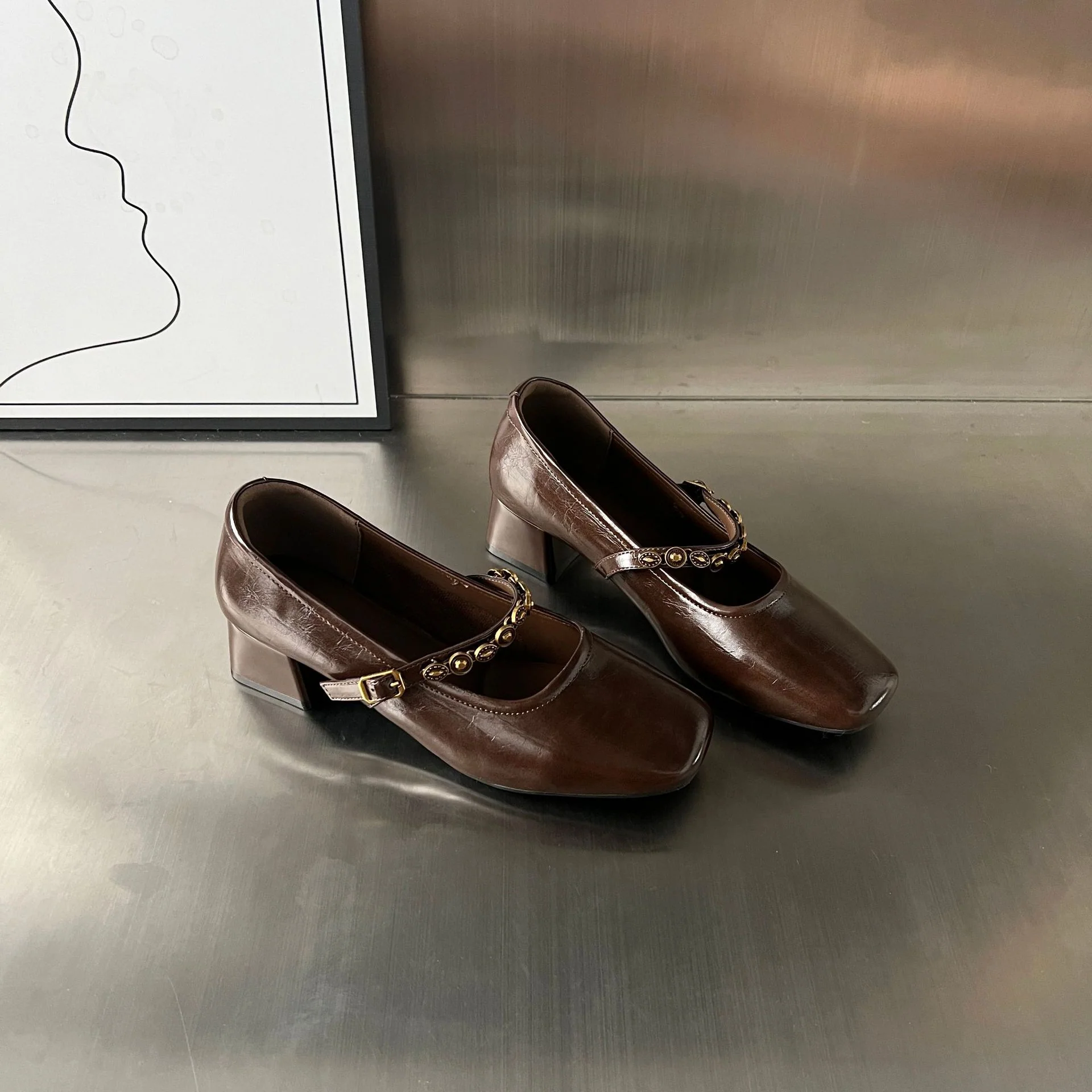 Damen Elegante Plateauschuhe mit dekorativen Schnallen und stabiler Blockabsatz Heidi Mode - Image 4