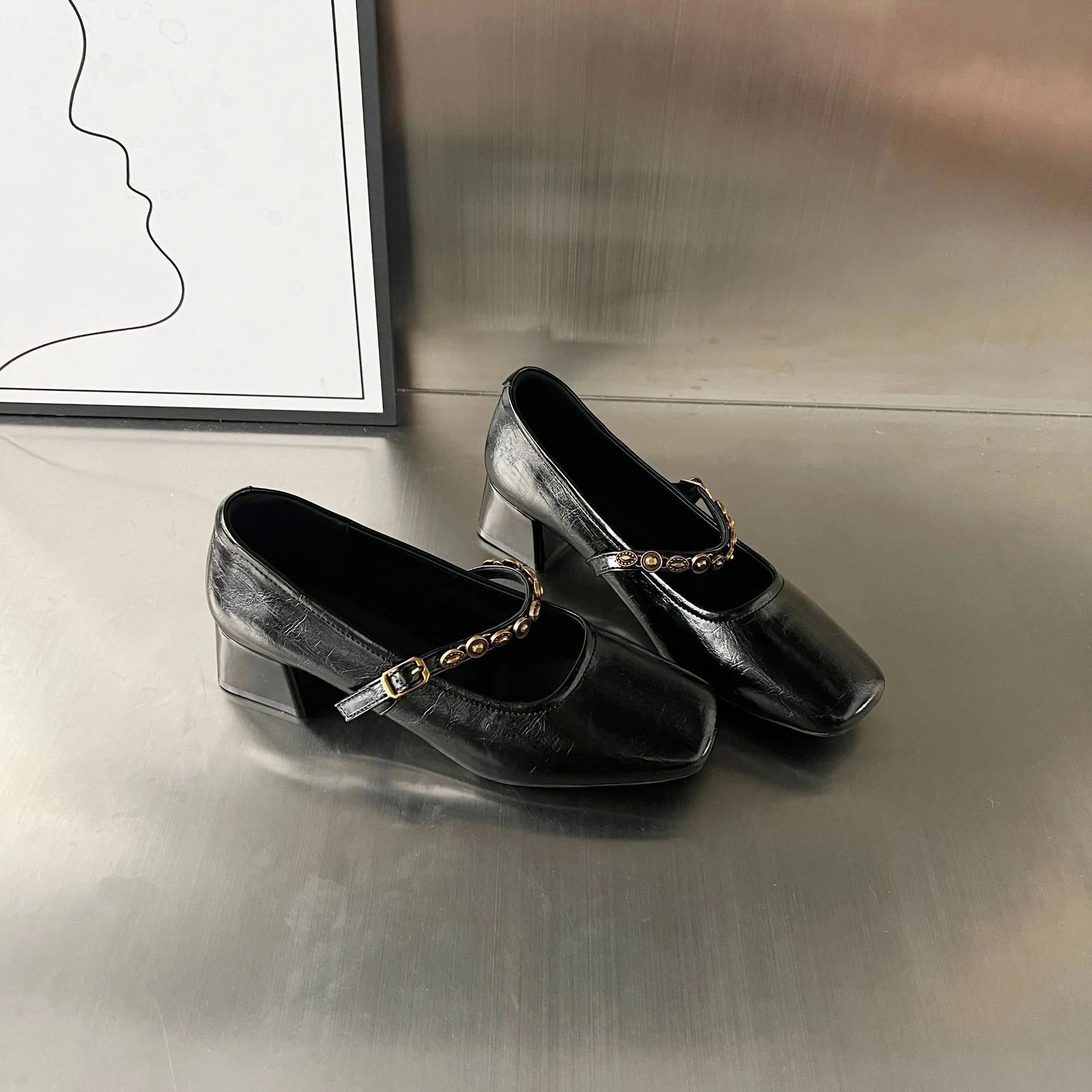 Damen Elegante Plateauschuhe mit dekorativen Schnallen und stabiler Blockabsatz Heidi Mode - Image 5