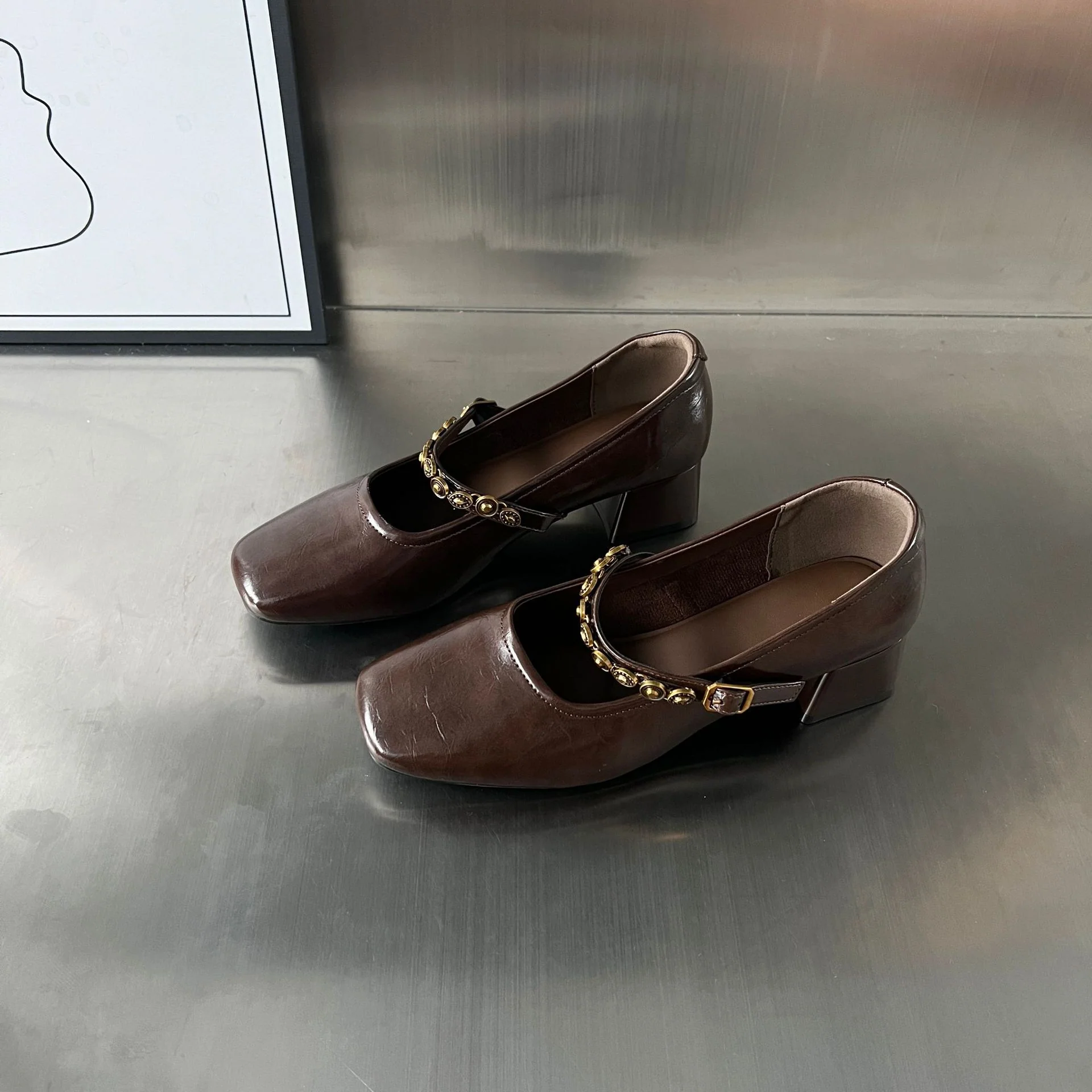 Damen Elegante Plateauschuhe mit dekorativen Schnallen und stabiler Blockabsatz Heidi Mode - Image 6