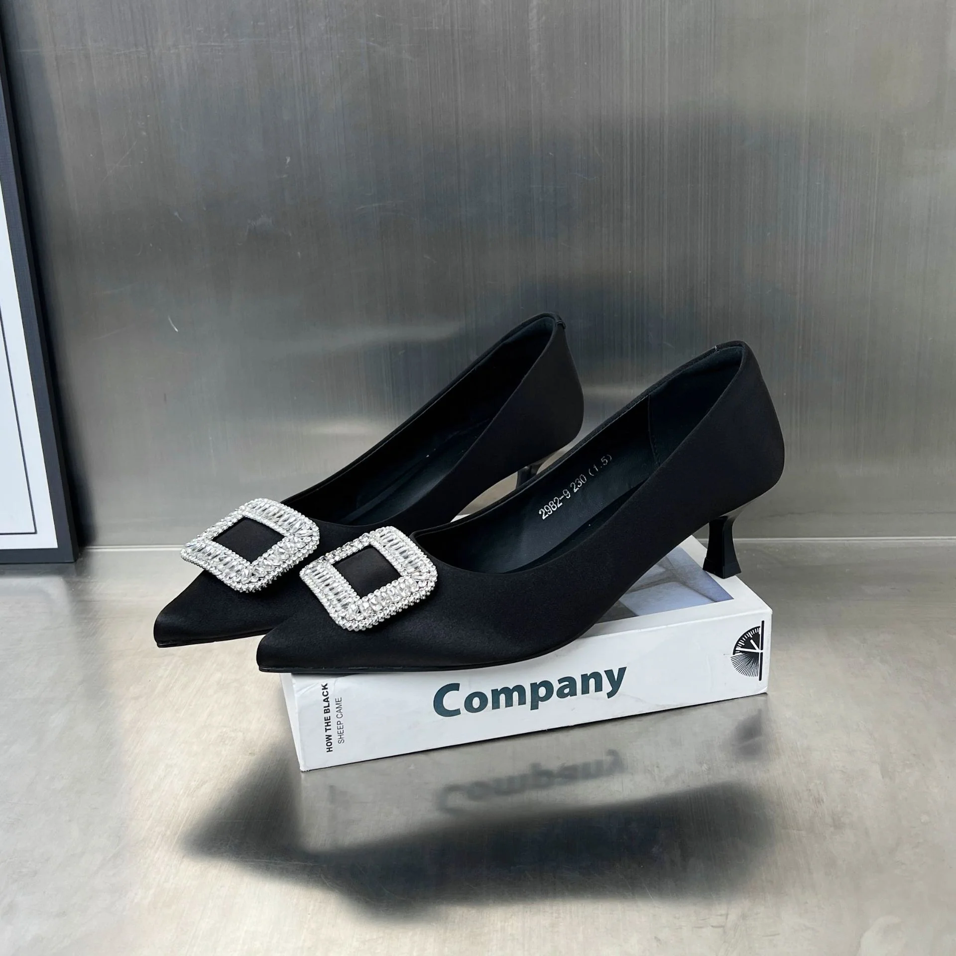 Damen elegante Pumps mit funkelndem Strass-Buckle und schickem Absatz Heidi Mode - Image 6
