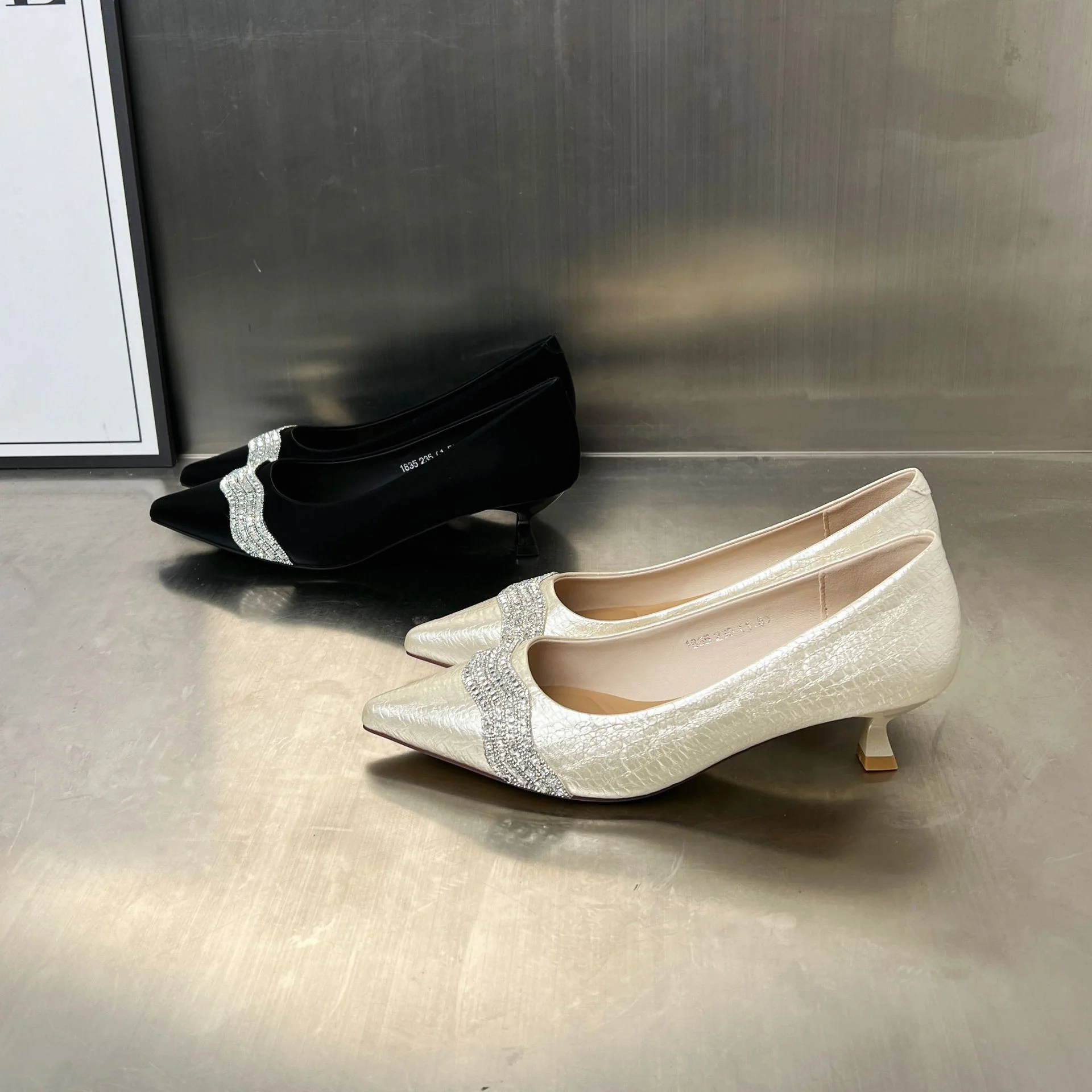 Damen elegante Pumps mit funkelnden Strassdetails Heidi Mode - Image 3