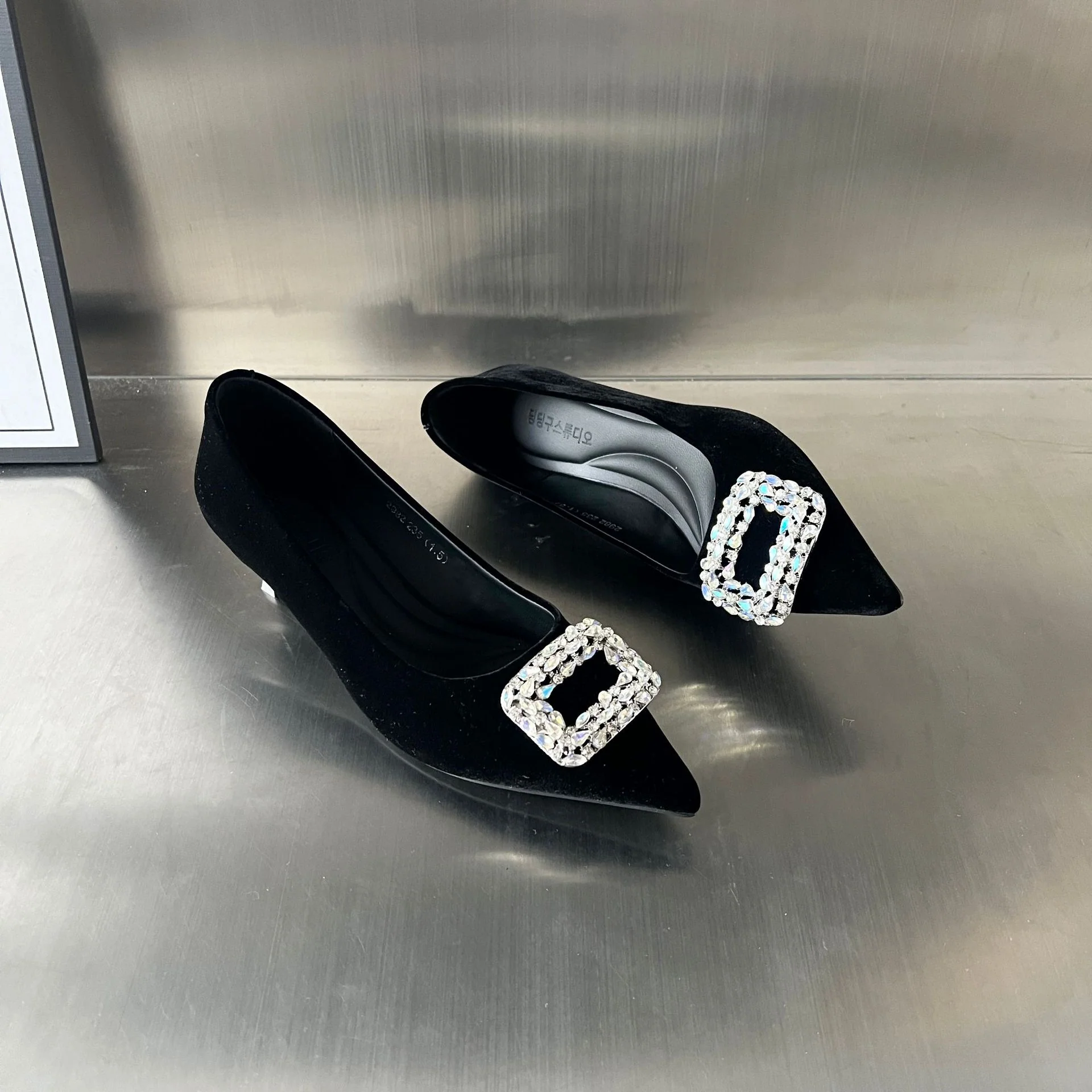 Damen elegante Pumps mit funkelnder Schmuckapplikation Heidi Mode - Image 3