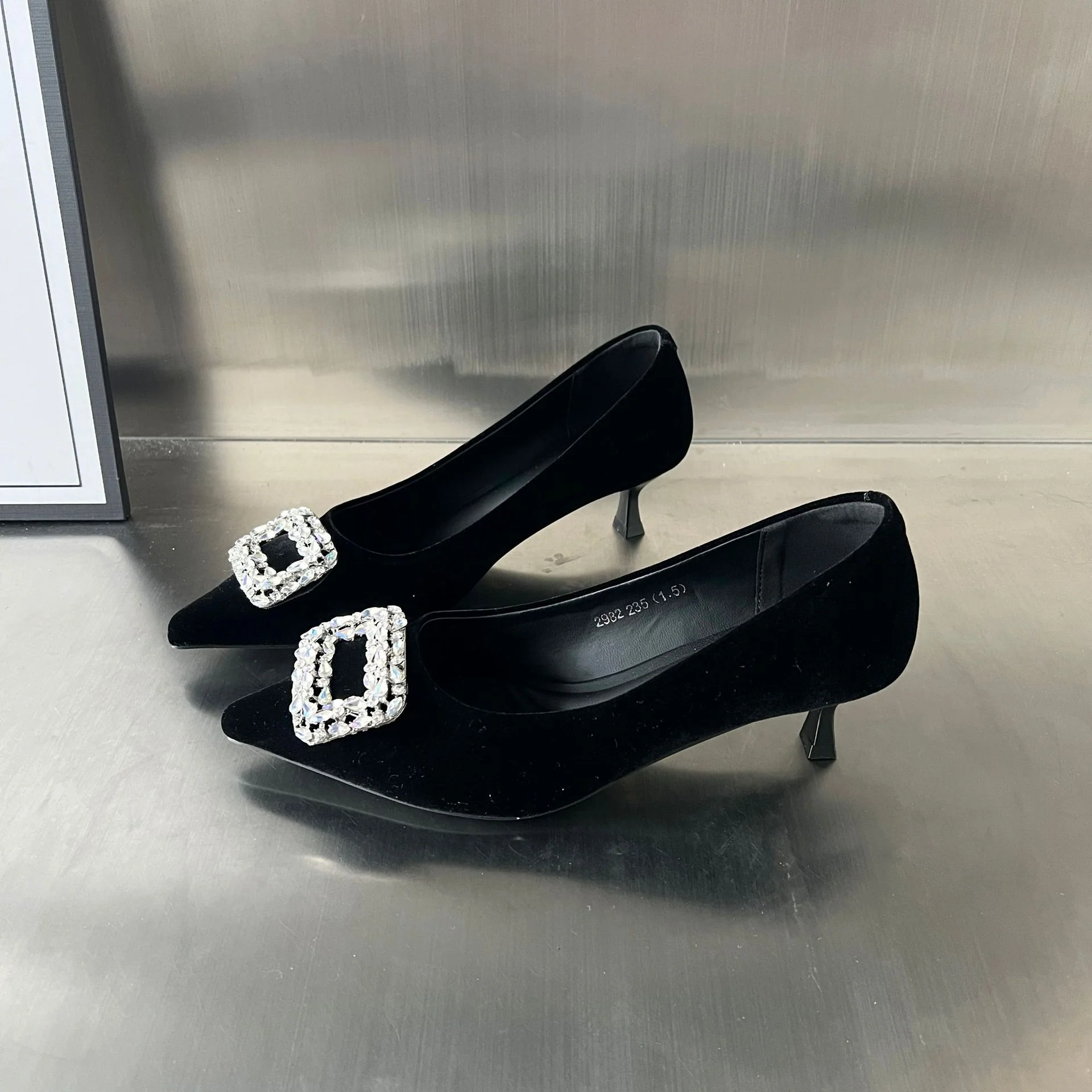 Damen elegante Pumps mit funkelnder Schmuckapplikation Heidi Mode - Image 6