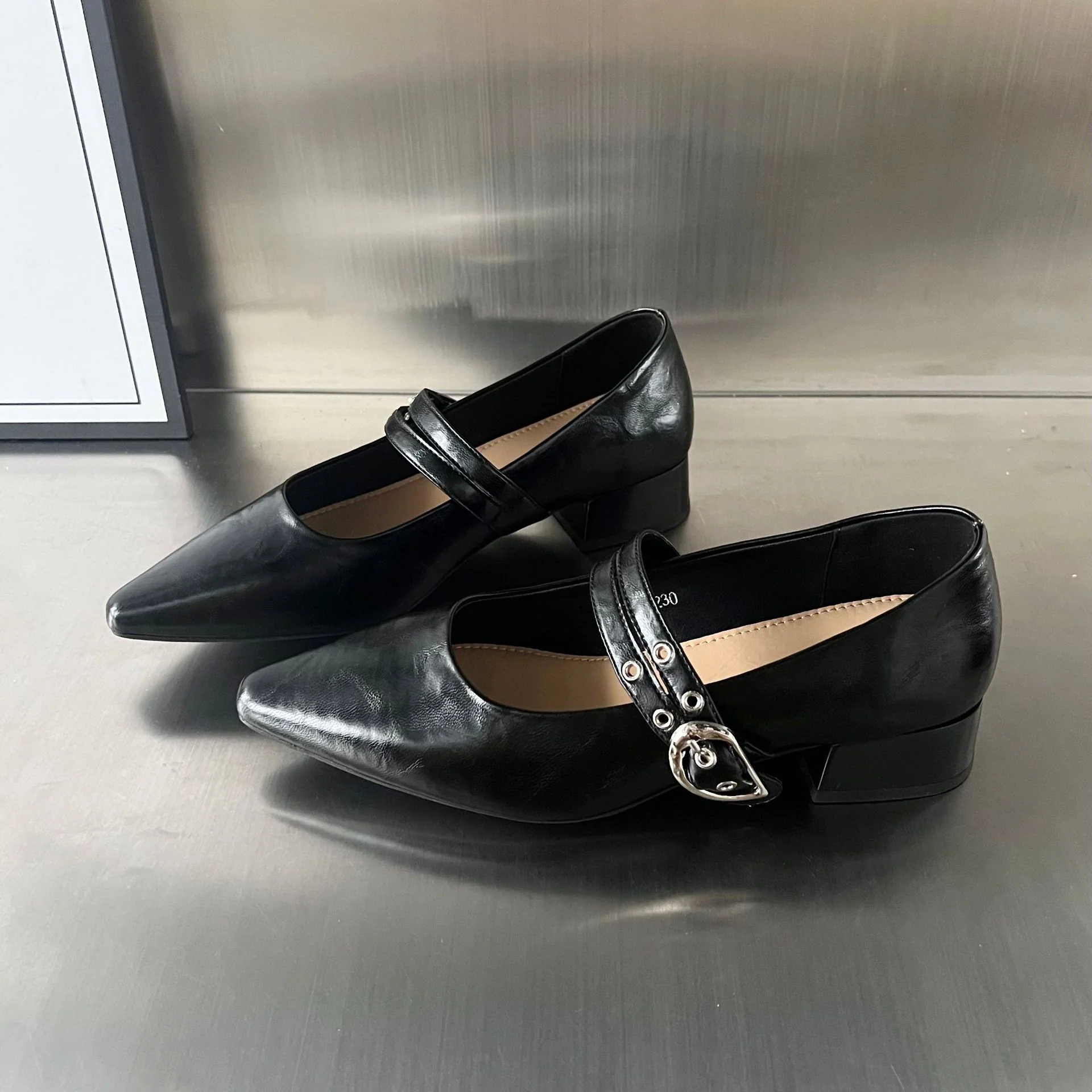 Damen elegante Pumps mit modischem Riemendesign Heidi Mode - Image 6