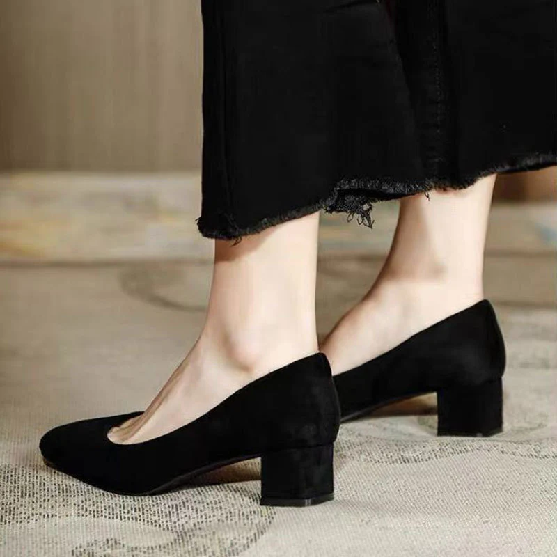 Damen Elegante Pumps mit verziertem Blockabsatz Heidi Mode - Image 4