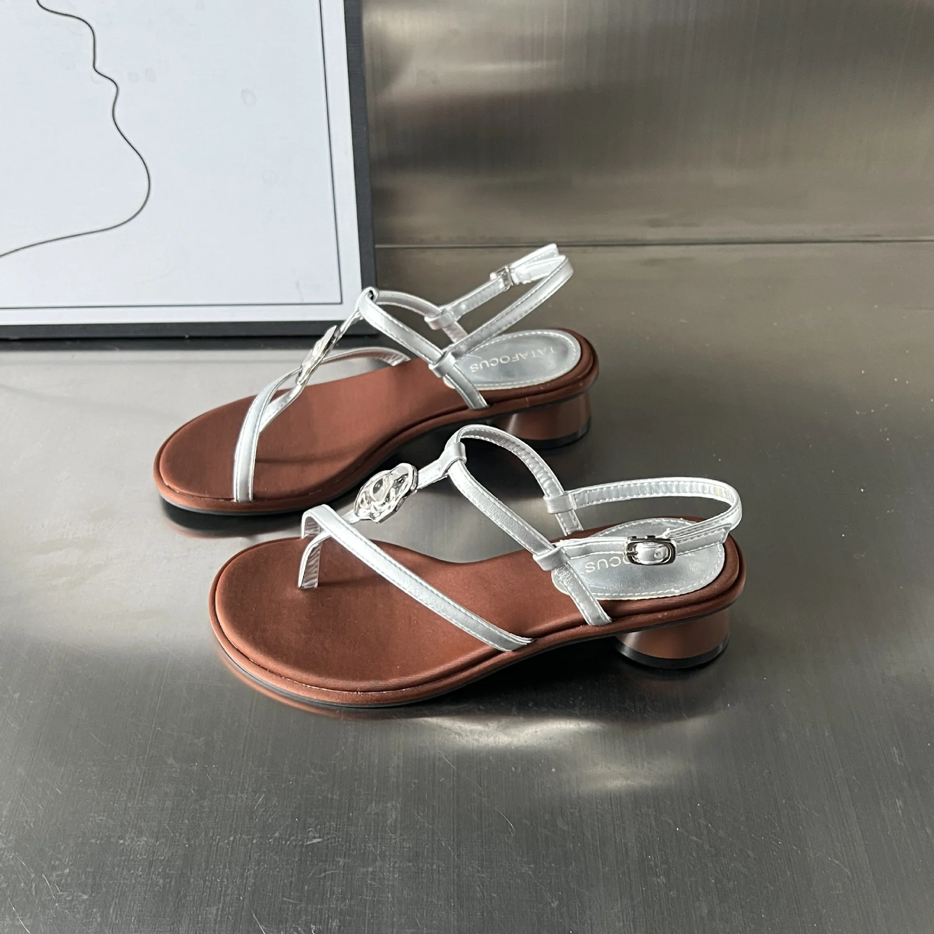 Damen Elegante Sandalen mit kostbaren Verzierungen und komfortablem Absatz Heidi Mode - Image 6