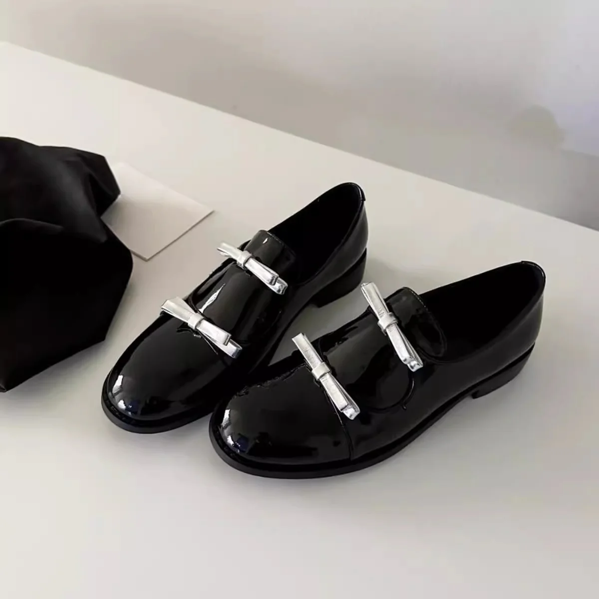 Damen elegante Schnürschuhe mit dekorativen Schnallen von Heidi Mode - Image 2