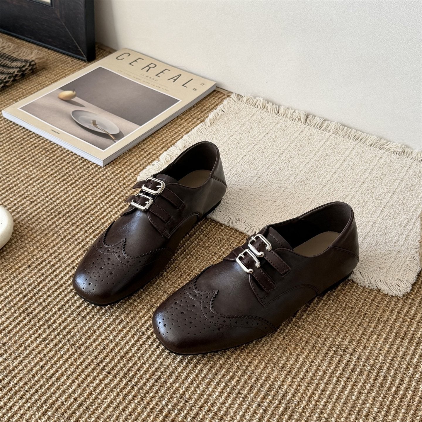 Damen Elegante Schnürschuhe mit doppeltem Schnallenverschluss und perforierten Details Heidi Mode - Image 6