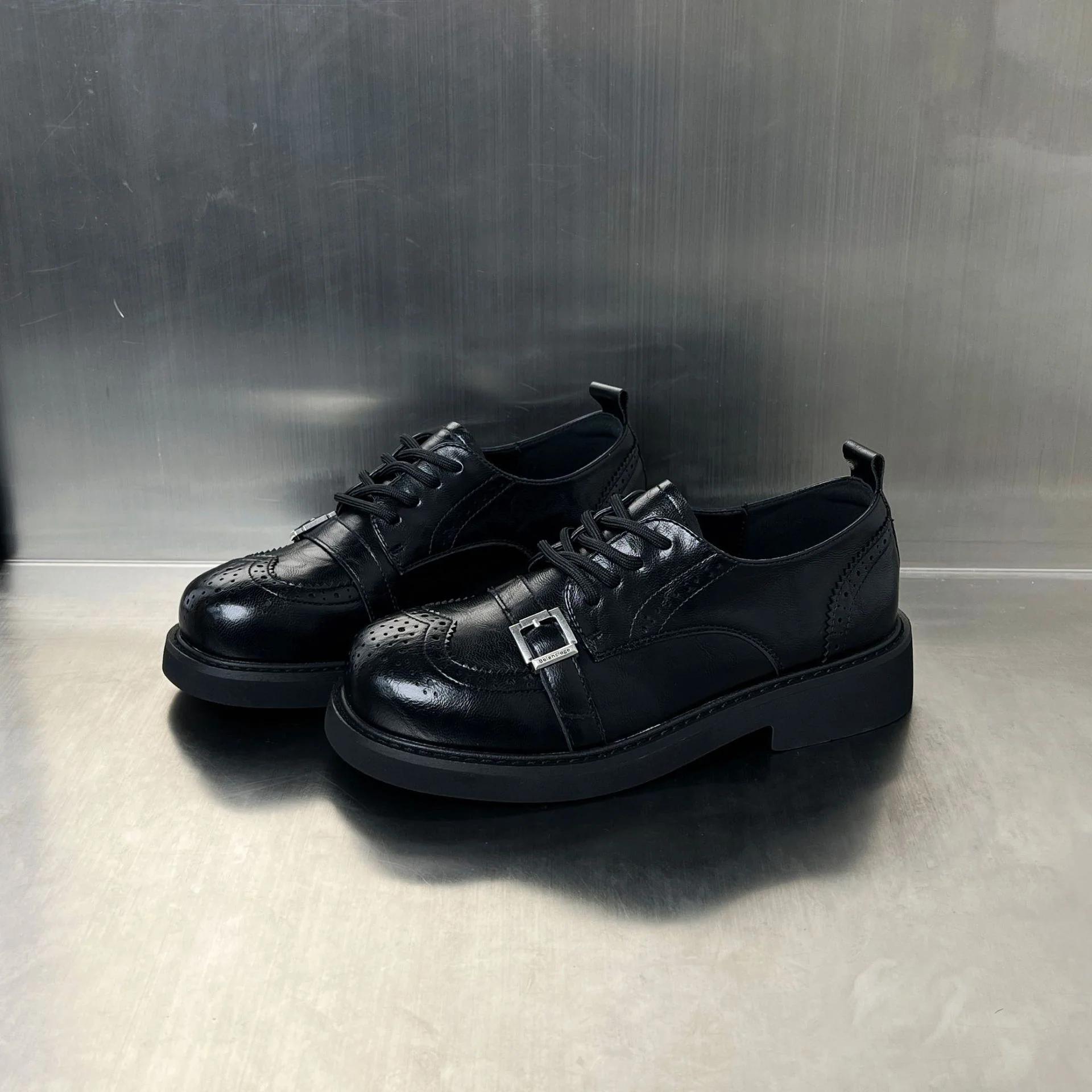 Damen Elegante Schnürschuhe mit modischen Schnallen und robuster Sohle Heidi Mode