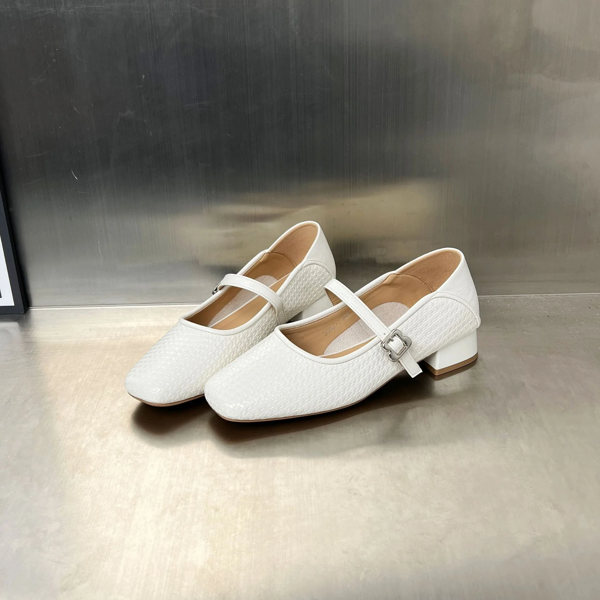Damen Elegante Schnürschuhe mit modischer Riemenverzierung und bequemer Blockabsatz Heidi Mode - Image 6