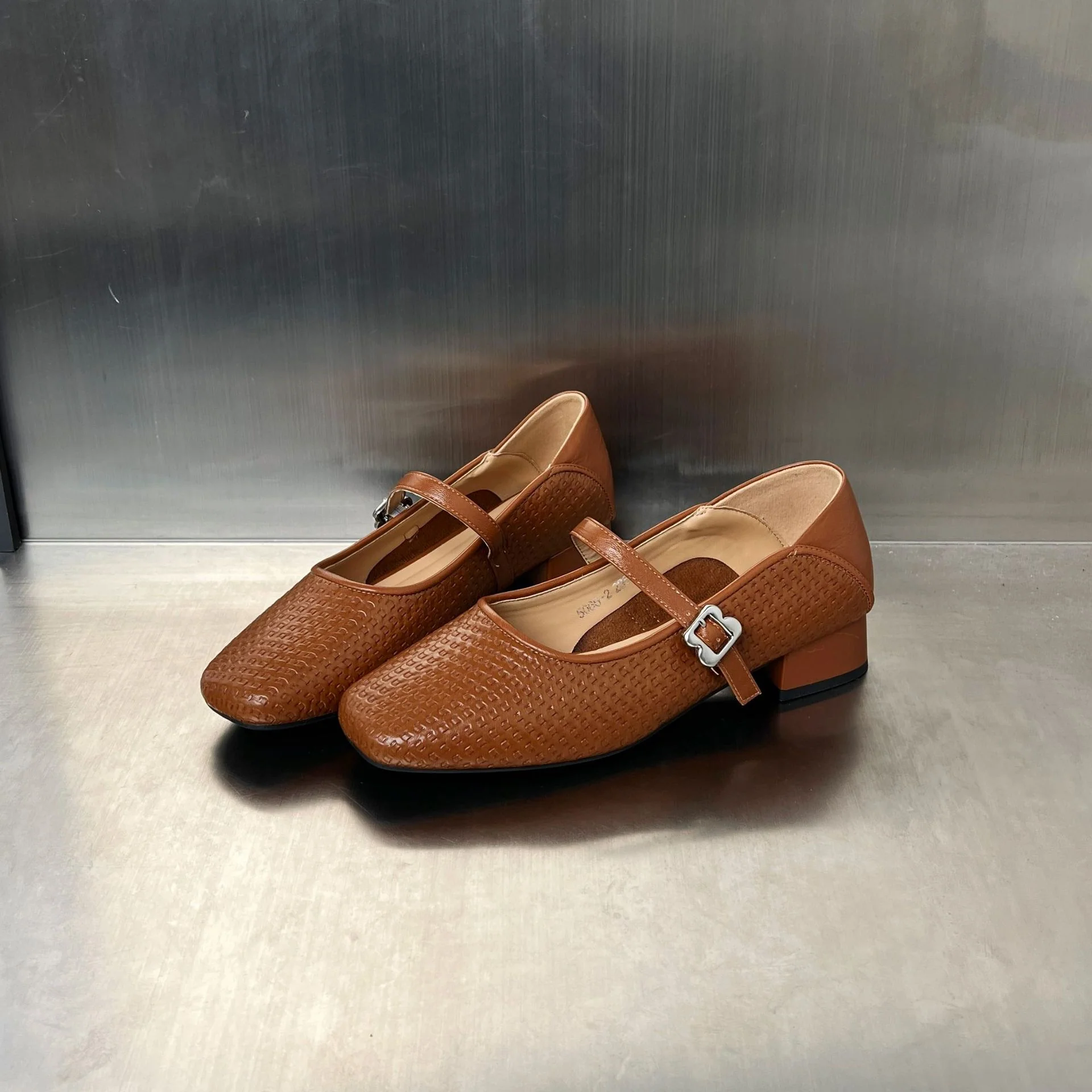 Damen Elegante Schnürschuhe mit modischer Riemenverzierung und bequemer Blockabsatz Heidi Mode - Image 7