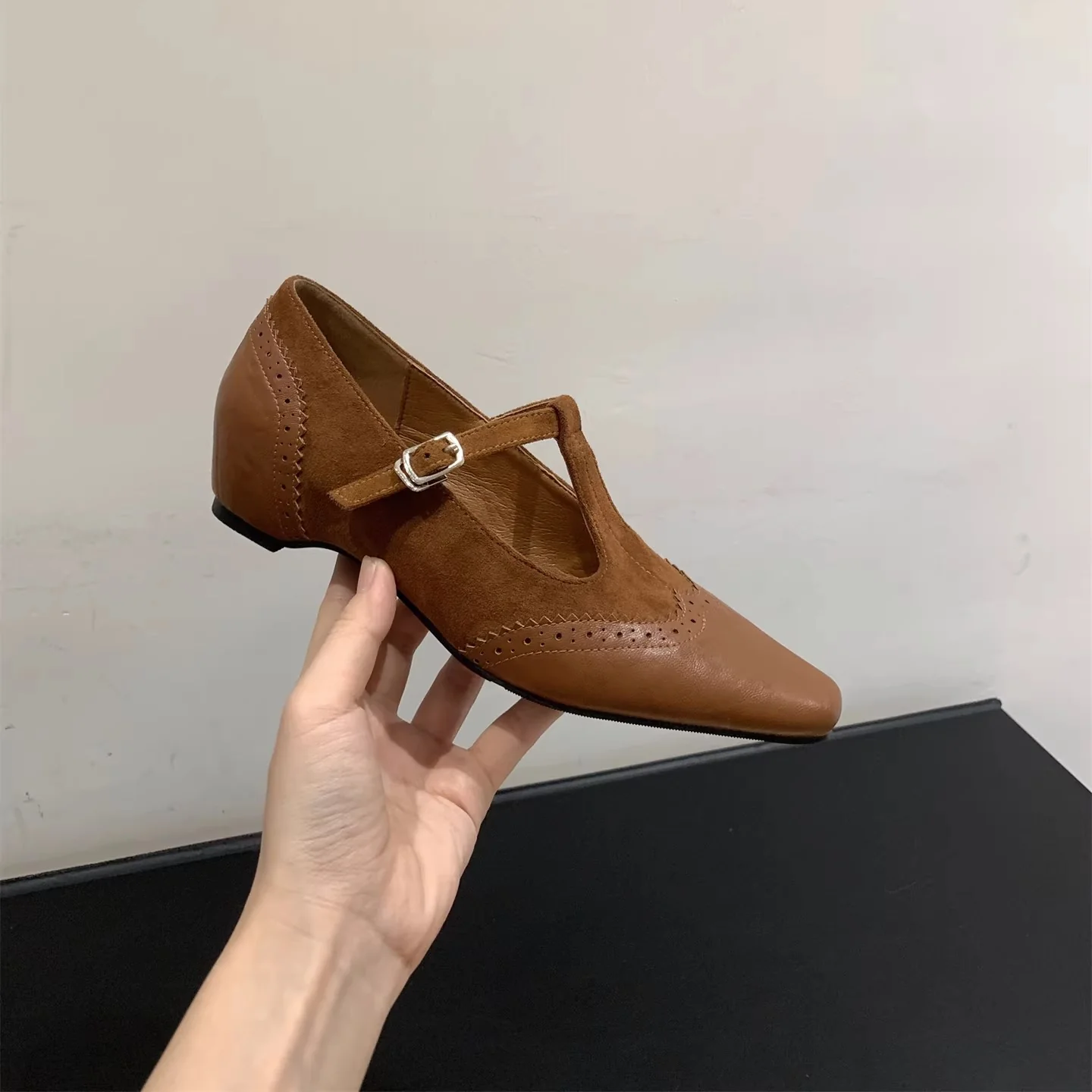 Damen elegante Schnürschuhe mit modischer Schnallenverzierung Heidi Mode - Image 4