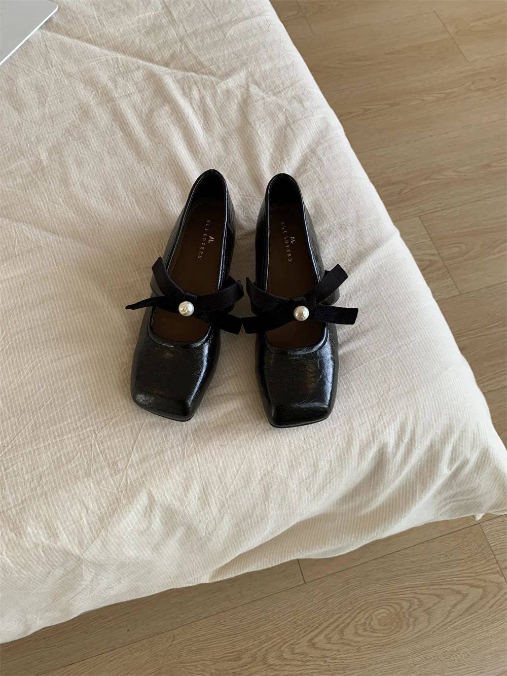 Damen Elegante Slipper mit eleganter Schleife und Perl-Details Heidi Mode - Image 7