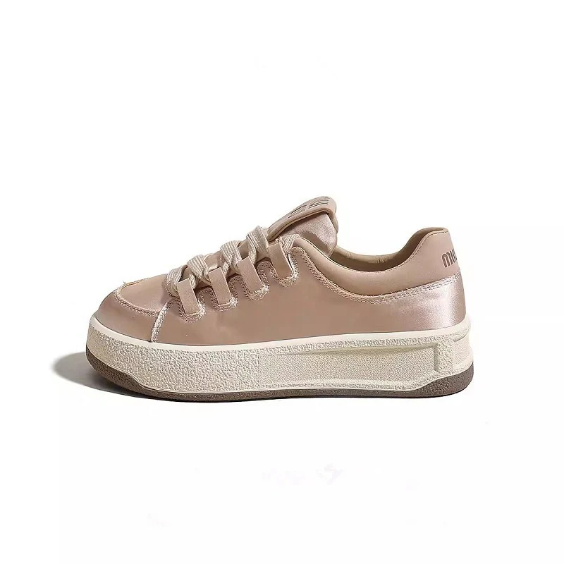 Damen Elegante Sneakers mit glattem Obermaterial und breiter Sohle Heidi Mode - Image 5