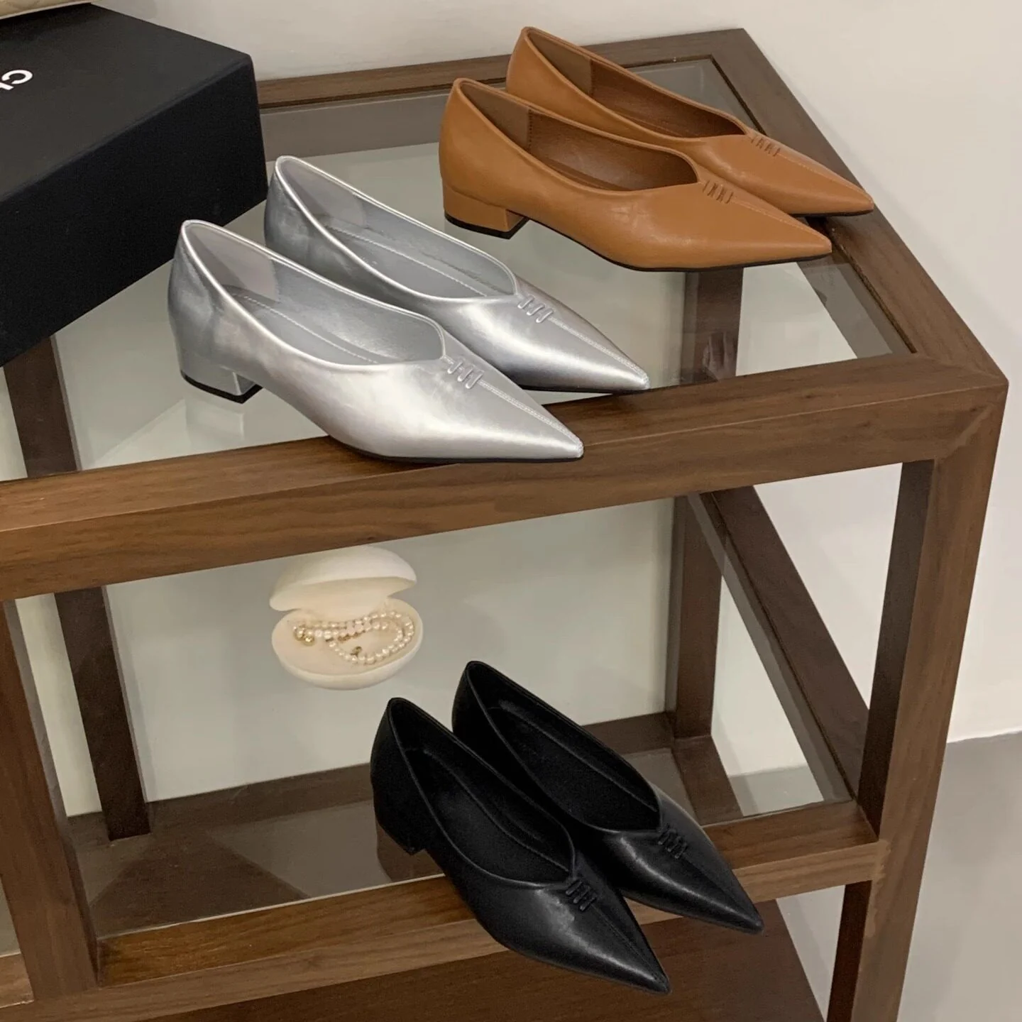 Damen elegante spitze Ballerinas mit modischem Metallfussbett Heidi Mode