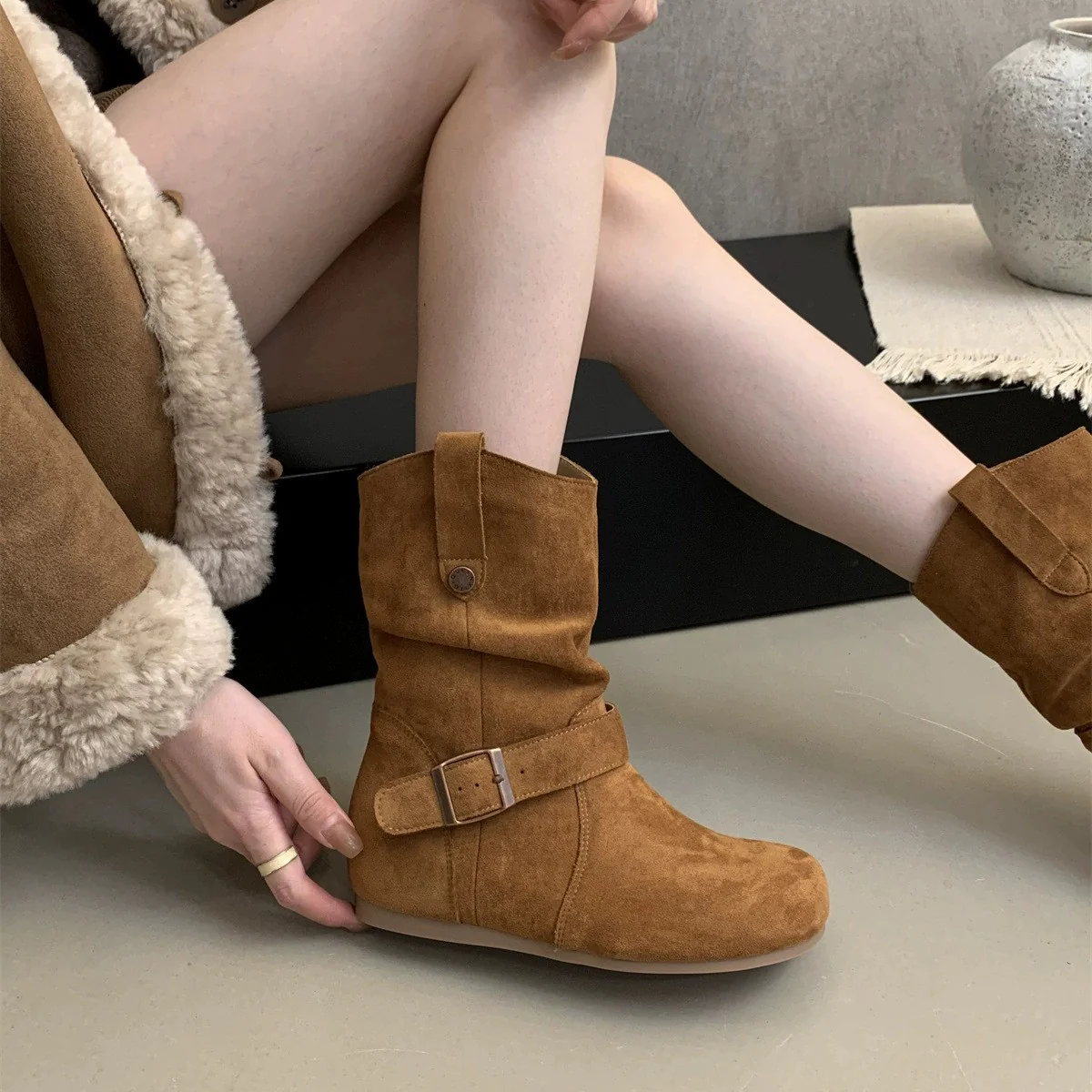 Damen Elegante Stiefel mit modischem Riemendesign und bequemer Passform Heidi Mode - Image 2