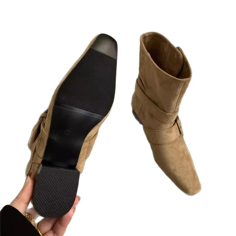 Damen elegante Stiefeletten aus hochwertigem Wildleder mit verstellbarem Riemen und spitzem Schnitt Heidi Mode - Image 5