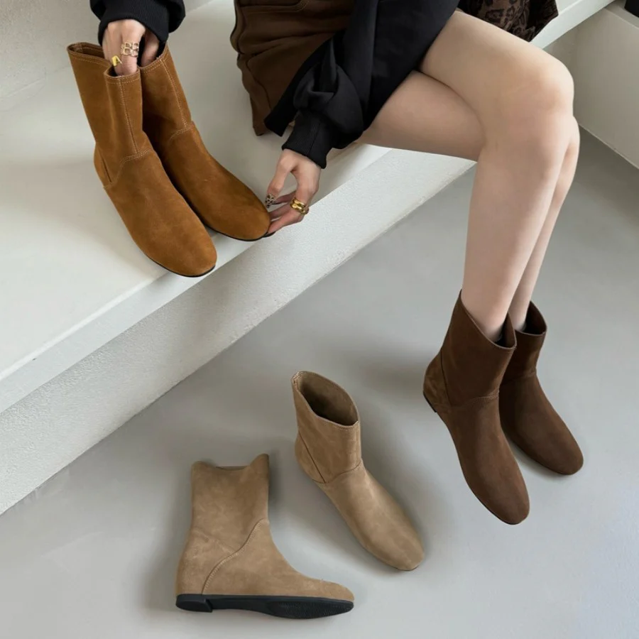 Damen Elegante Stiefeletten aus weichem Wildleder mit praktischem Anziehschlitz Heidi Mode - Image 2
