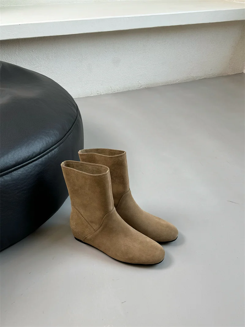 Damen Elegante Stiefeletten aus weichem Wildleder mit praktischem Anziehschlitz Heidi Mode - Image 7