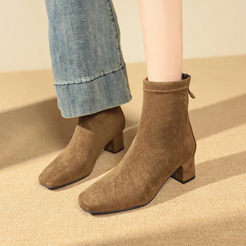 Damen elegante Stiefeletten mit blockiertem Absatz und feinem Wildlederfinish Heidi Mode - Image 2