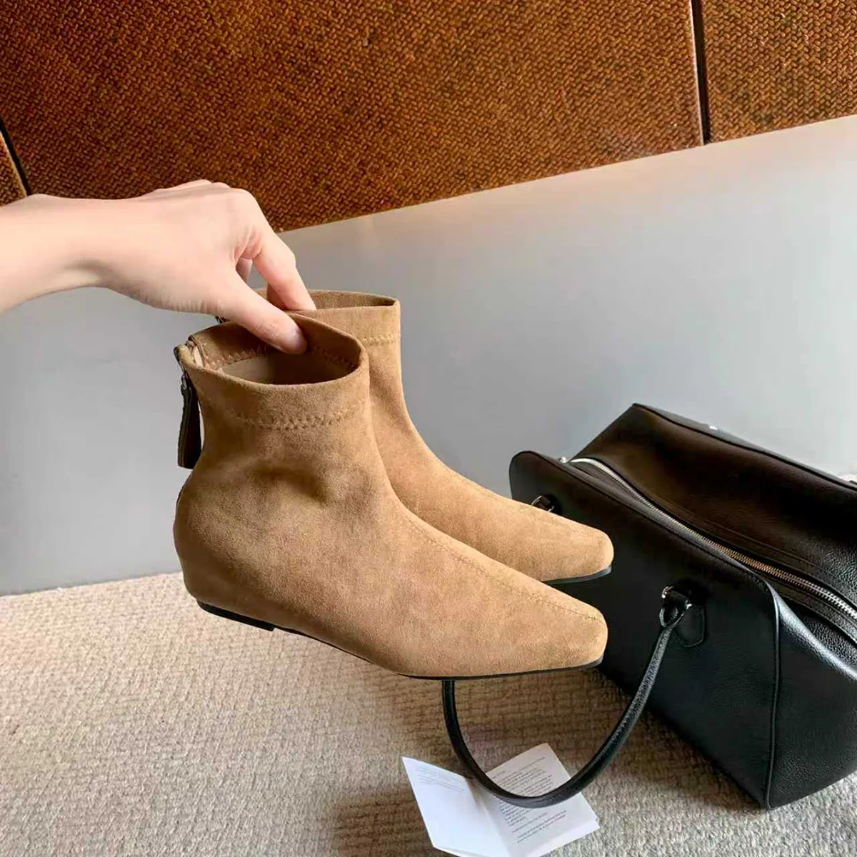 Damen elegante Stiefeletten mit spitzem Schnitt und hochwertiger Wildlederoberfläche Heidi Mode - Image 6