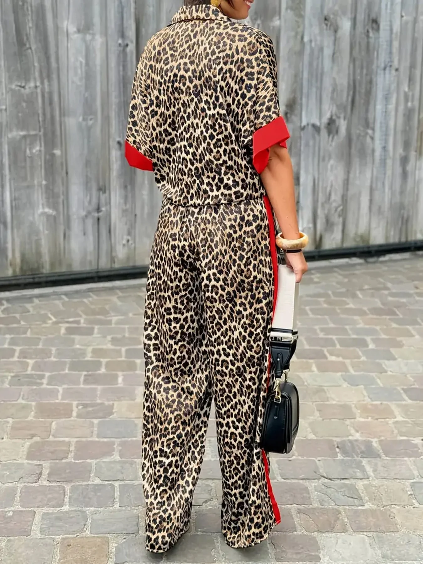 Damen Elegante und Bequeme Leinen-Jumpsuit mit Leopardenmuster und Kontraststreifen Heidi-Mode - Image 5