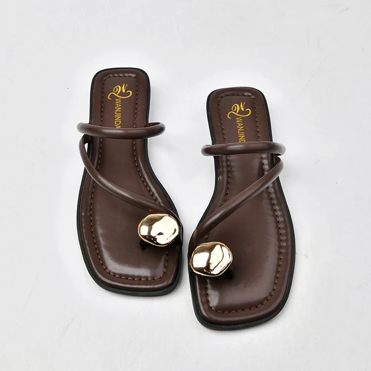 Damen Elegante und Modische Riemchensandalen mit Einzigartigem Metallakzent Heidi-Mode - Image 7