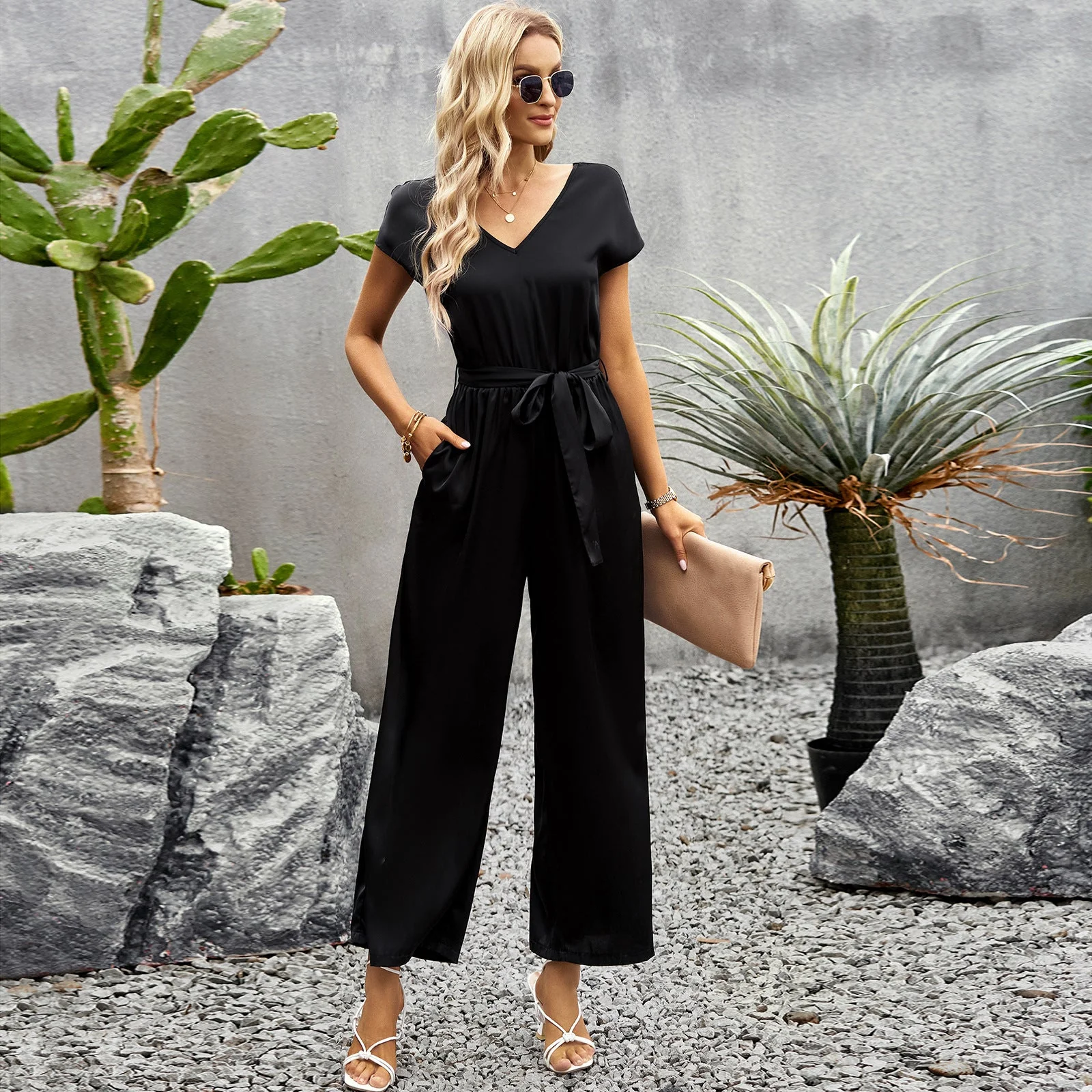 Damen Eleganter Jumpsuit mit V-Ausschnitt und Bindegürtel Heidi-Mode - Image 2