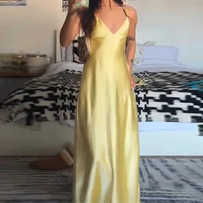 Damen Elegantes Maxikleid Aus Seidig Glänzendem Material Heidi-Mode - Image 4
