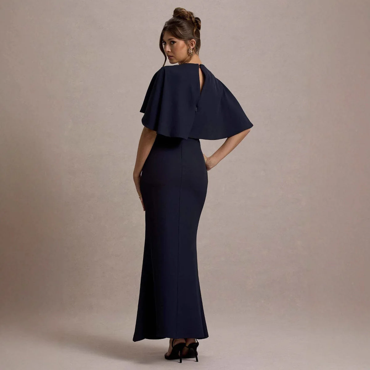 Damen Elegantes Maxikleid mit Fließendem Schnitt und Dramatischen Ärmeln Heidi-Mode - Image 2