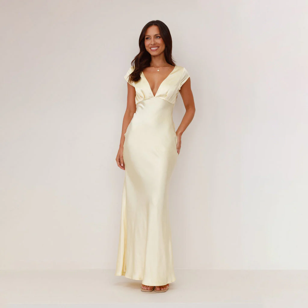 Damen Elegantes Maxikleid mit Tiefem V-Ausschnitt und Fliessendem Satin-Finish Heidi-Mode - Image 2