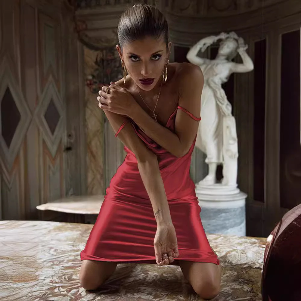 Damen Elegantes Satin-Maxikleid mit schmalen Trägern und fließendem Schnitt Heidi-Mode - Image 4