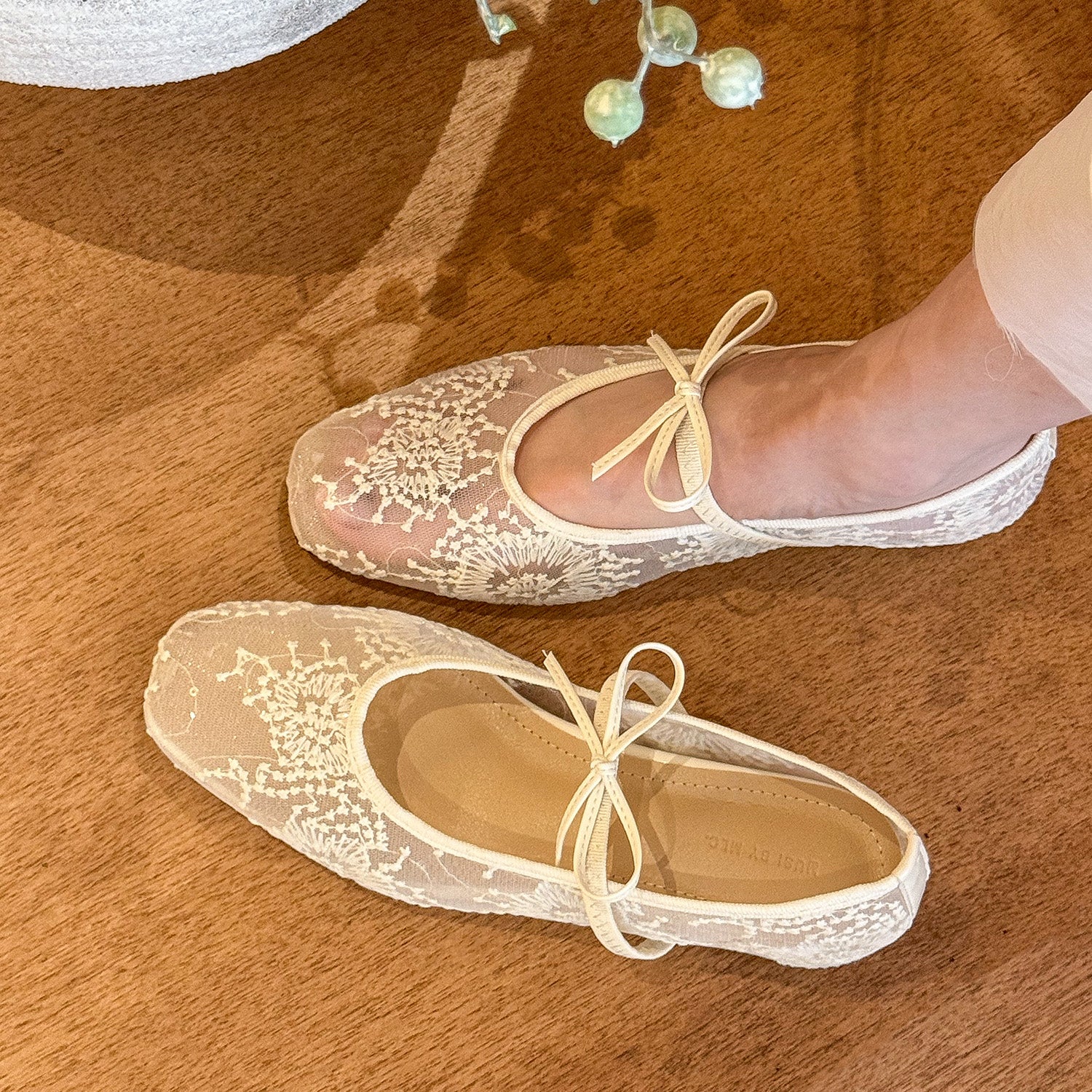 Damen erotische Ballerinas mit filigranem Schnürdesign und komfortabler Innensohle Heidi Mode - Image 2