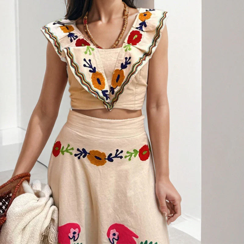 Damen Ethno-Inspiriertes Maxikleid mit Buntem Stickdesign und Volant Heidi-Mode - Image 2
