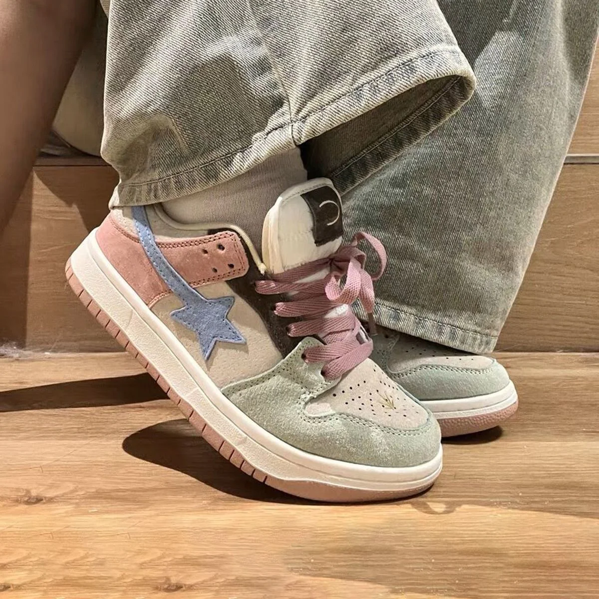 Damen Fashion-Sneaker mit modischem Retro-Design und trendigen Applikationen Heidi Mode - Image 4