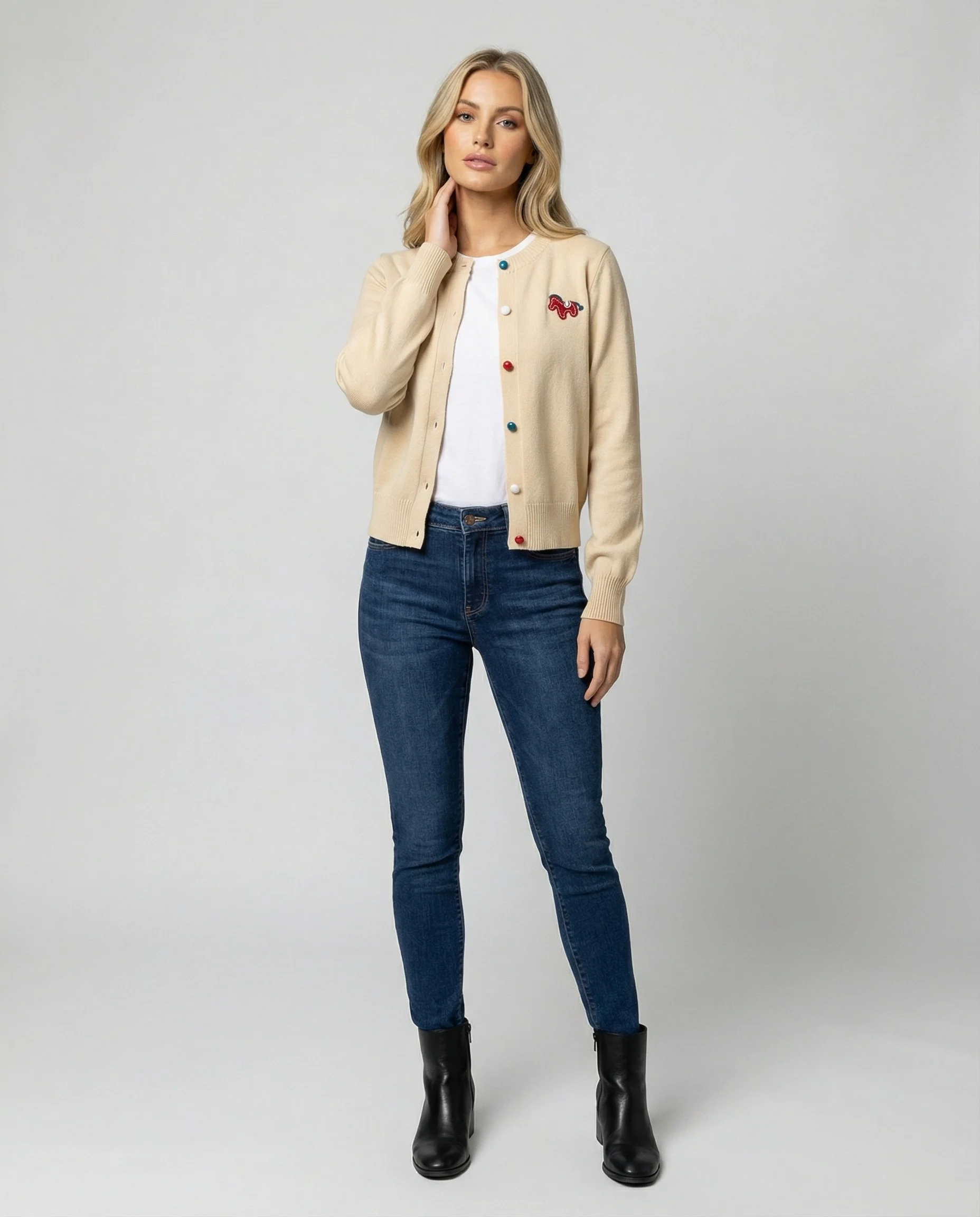Damen Feinstrickcardigan mit Rundhalsausschnitt, geripptem Saum und Pferde-Applikation Heidi-Mode - Image 2