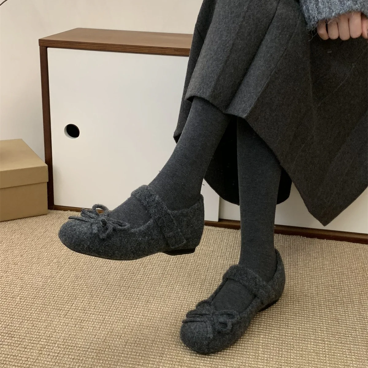 Damen Flauschige Hausschlappen mit zierlicher Schleifenverzierung Heidi Mode - Image 4