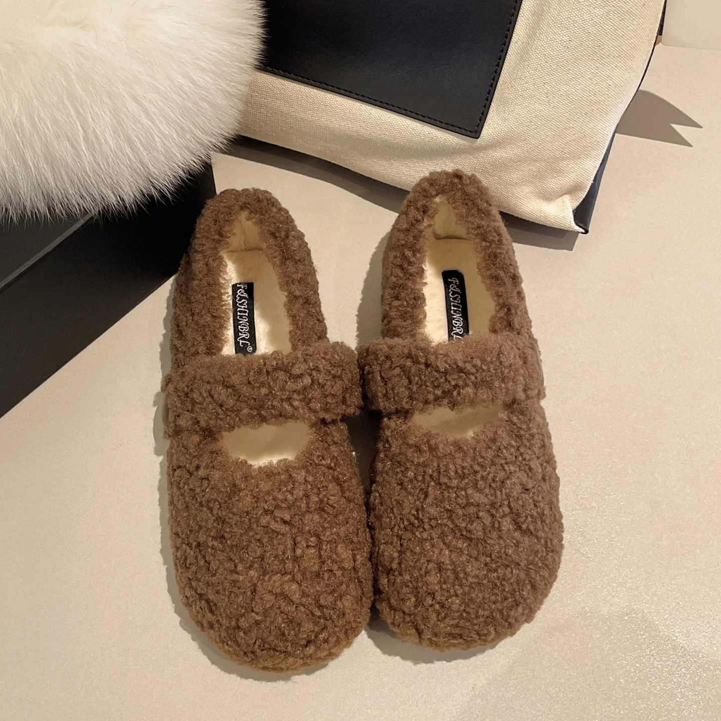 Damen Flauschige Hausschuhe mit elastischem Riemen Heidi Mode - Image 8