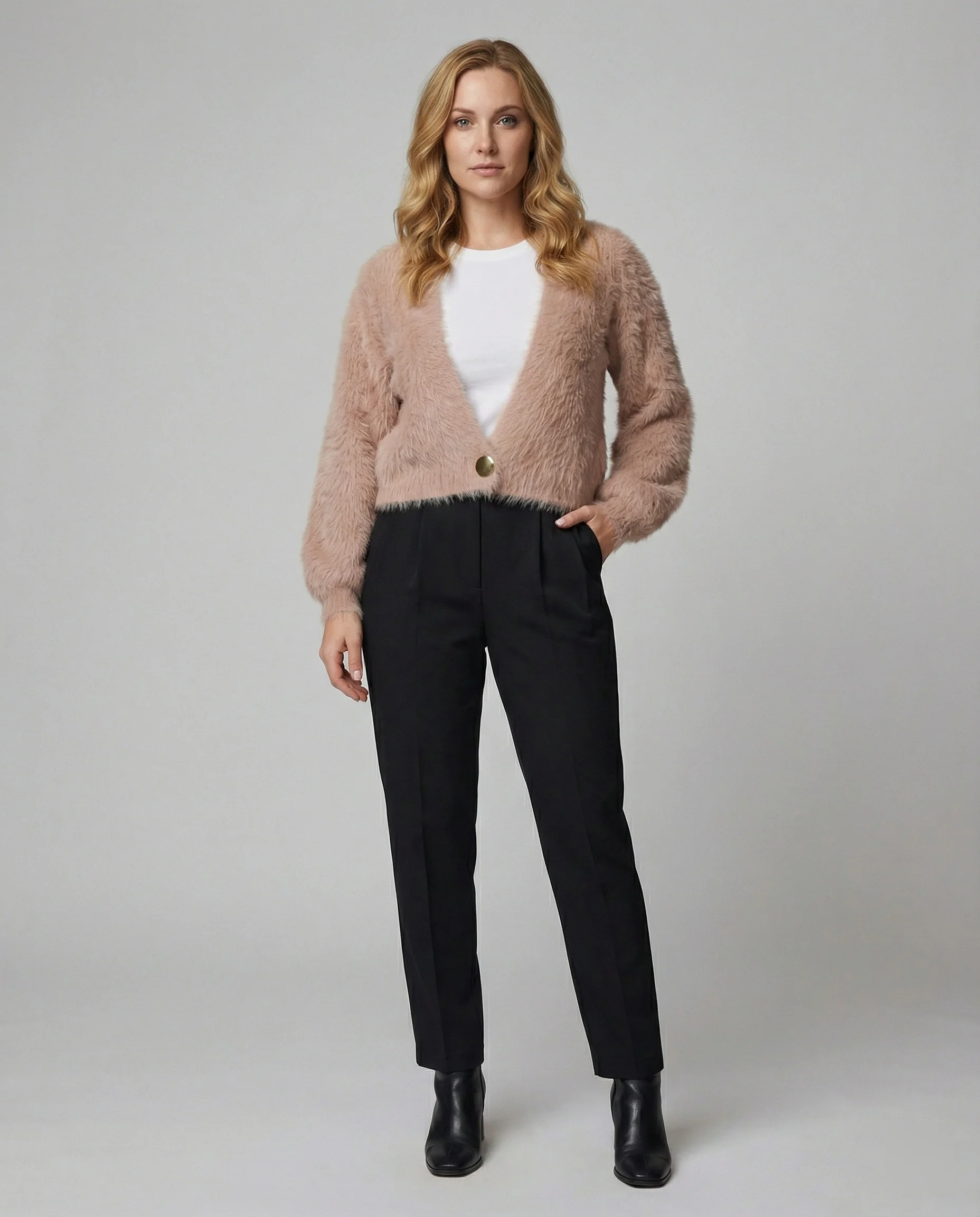 Strickjacke Damen flauschig oversized aus weichem Material - Image 2