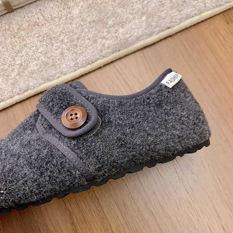 Damen Fleece Clogs mit praktischem Knopfverschluss und rutschfester Sohle Heidi Mode - Image 7