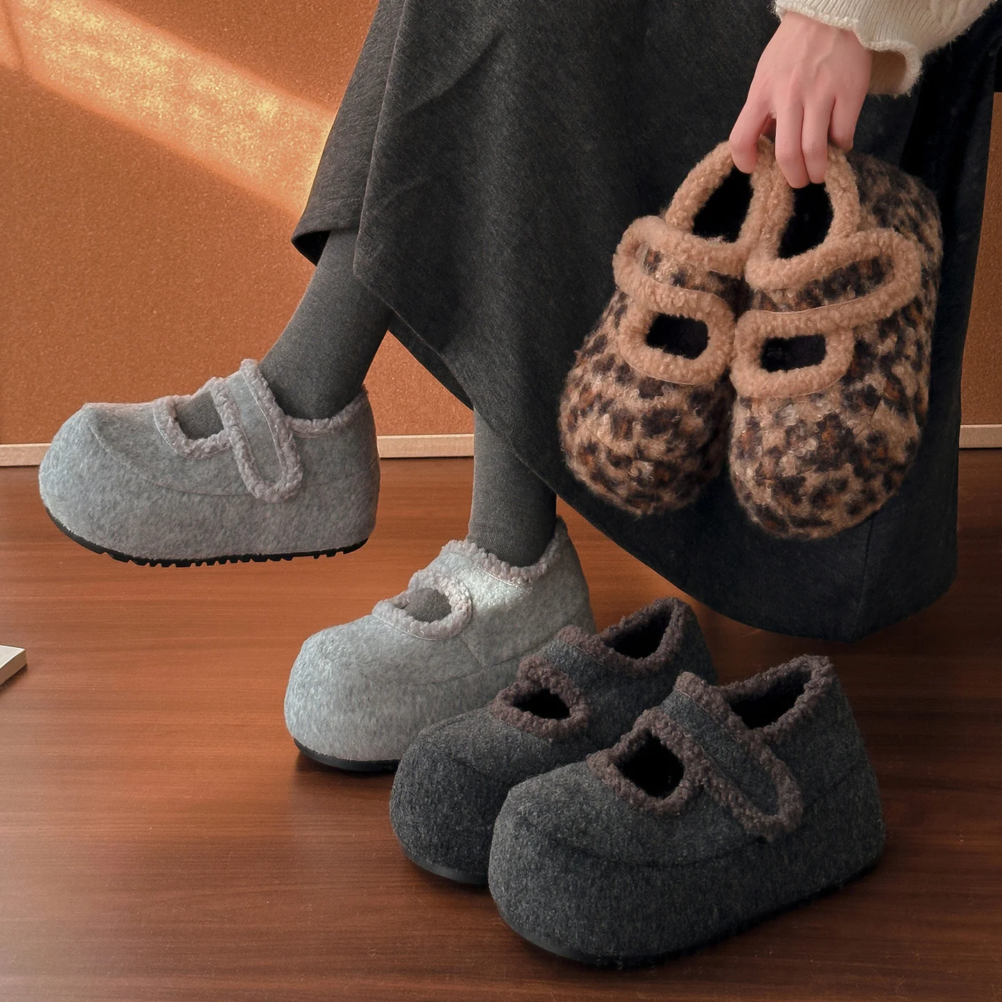 Damen Fleece Hausschuhe mit rutschfester Sohle und gemütlichem Innenfutter Heidi Mode - Image 4