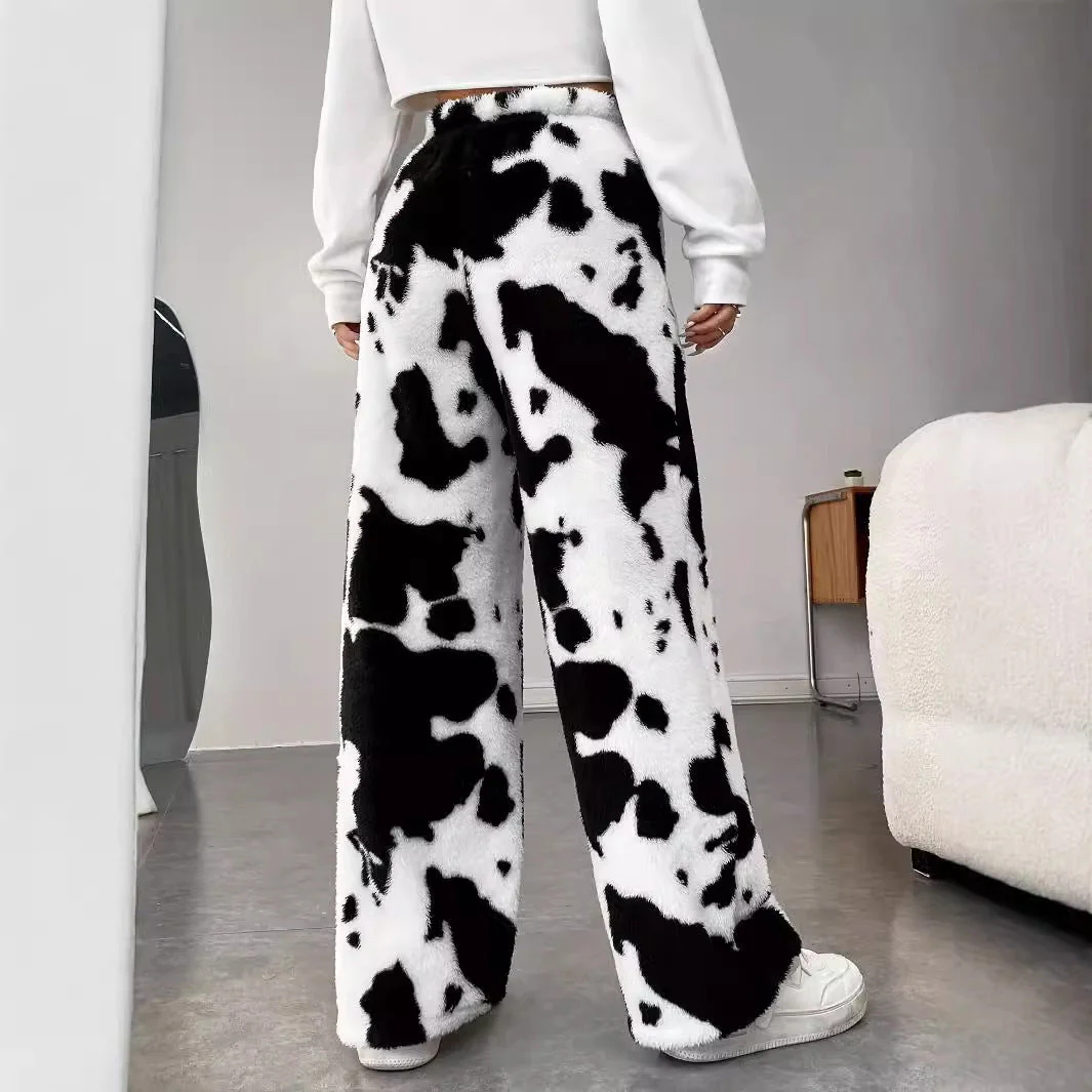 Damen Fleece-Hose Im Trendigen Kuhmuster Heidi-Mode - Image 3
