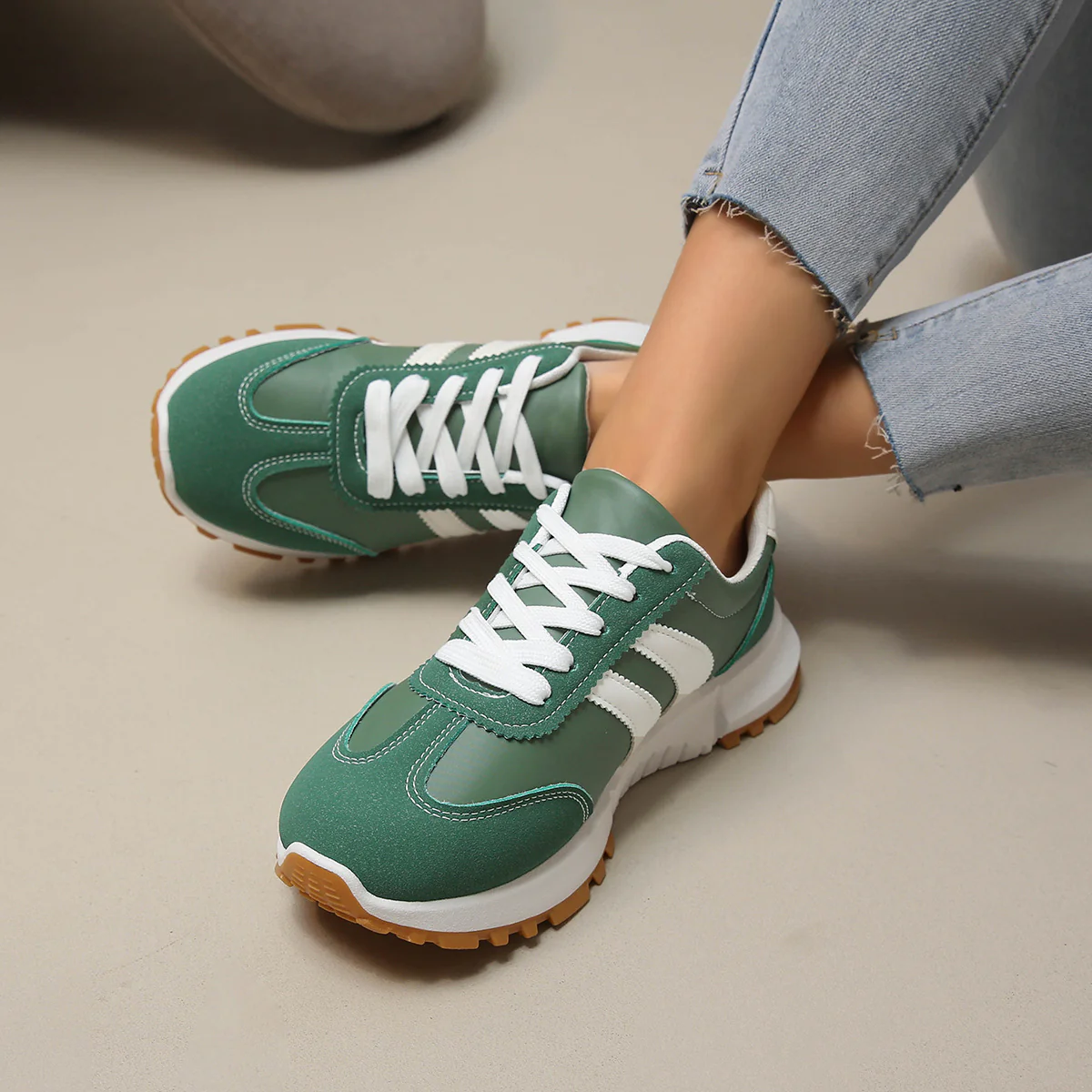 Damen Freizeitsneaker mit atmungsaktiver Oberflächenstruktur und rutschfester Sohle Heidi Mode - Image 3