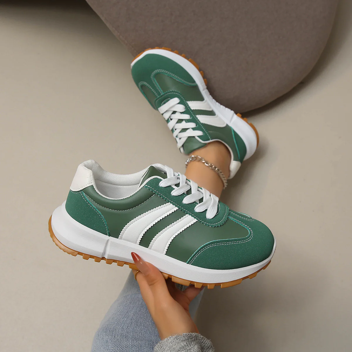 Damen Freizeitsneaker mit atmungsaktiver Oberflächenstruktur und rutschfester Sohle Heidi Mode - Image 4